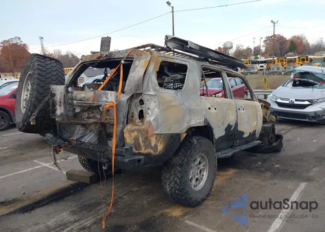 2013 Toyota 4Runner Limited z USA, uszkodzony, nr VIN JTEBU5JR0D5115211